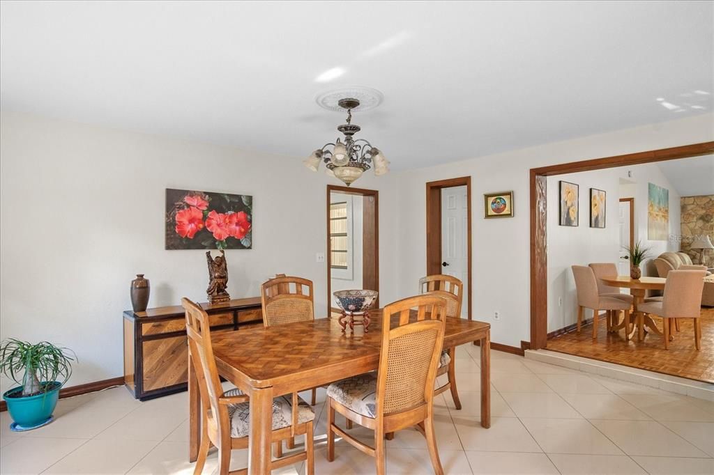 待售: $529,900 (4 贝兹, 3 浴室, 2438 平方英尺)