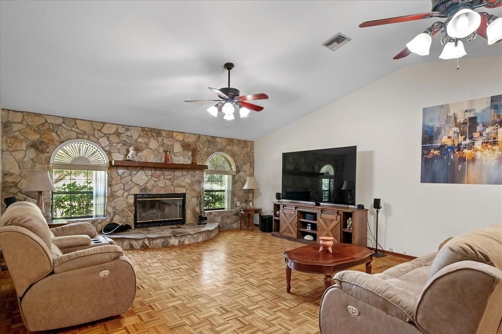 待售: $529,900 (4 贝兹, 3 浴室, 2438 平方英尺)