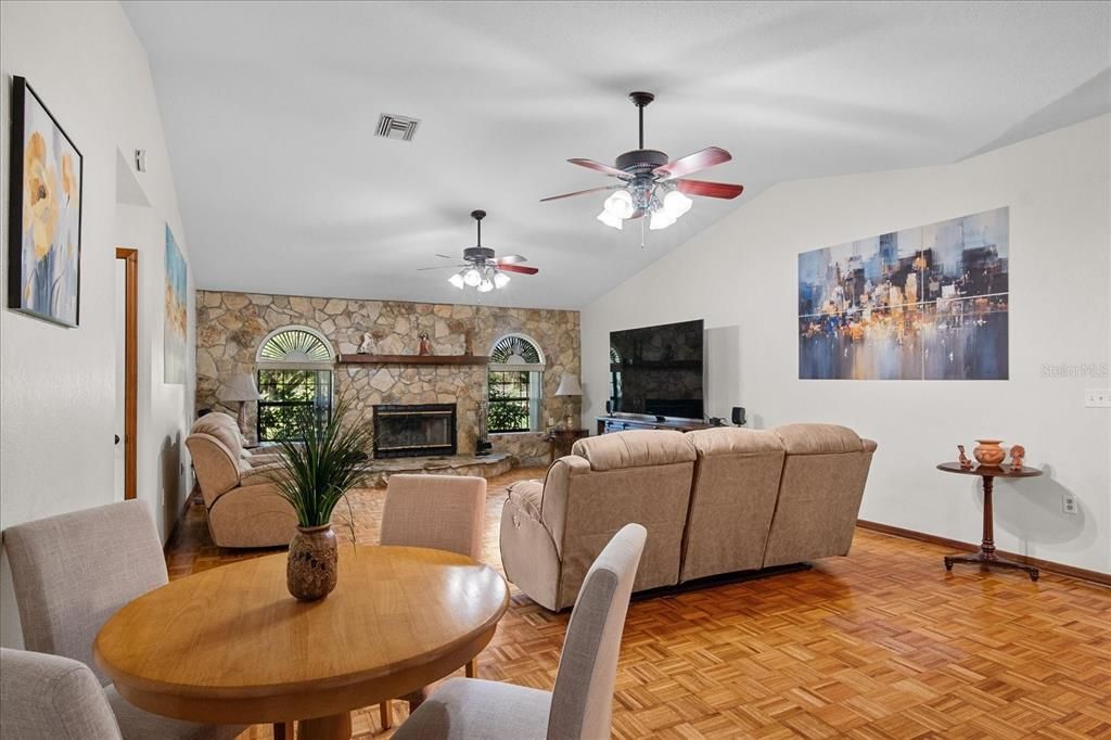 待售: $529,900 (4 贝兹, 3 浴室, 2438 平方英尺)