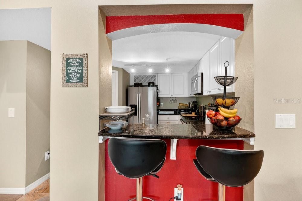 待售: $233,900 (2 贝兹, 2 浴室, 1398 平方英尺)