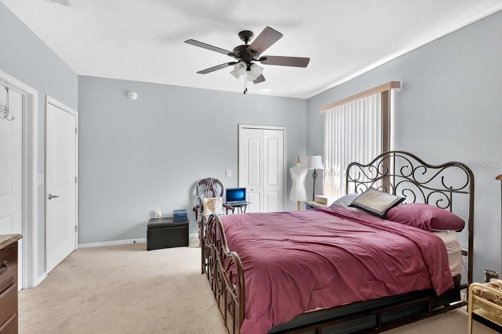 待售: $233,900 (2 贝兹, 2 浴室, 1398 平方英尺)