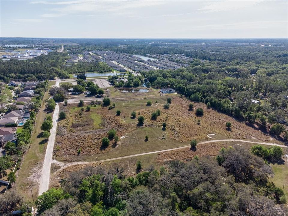 待售: $2,149,000 (9.80 acres)