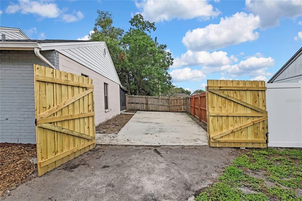 合同活跃: $329,900 (3 贝兹, 2 浴室, 1519 平方英尺)