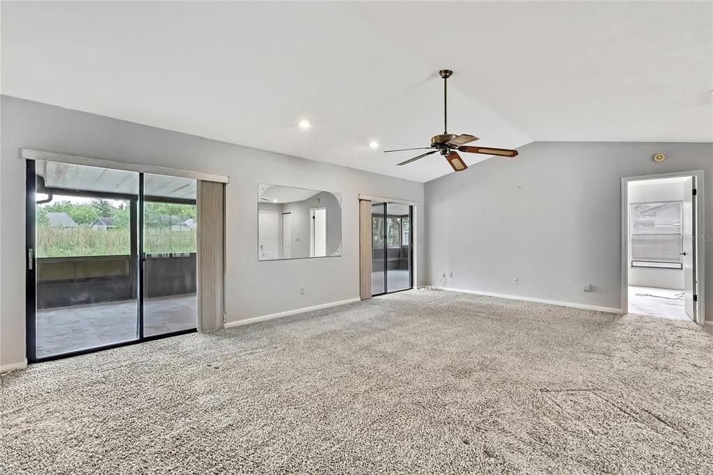 合同活跃: $329,900 (3 贝兹, 2 浴室, 1519 平方英尺)