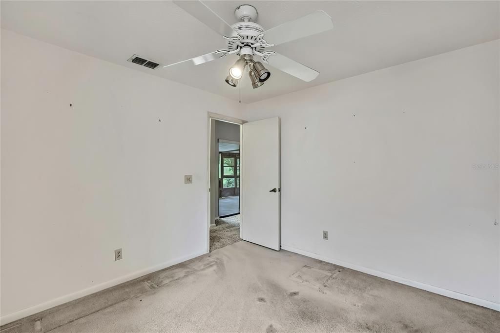 合同活跃: $329,900 (3 贝兹, 2 浴室, 1519 平方英尺)