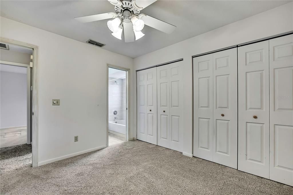 合同活跃: $329,900 (3 贝兹, 2 浴室, 1519 平方英尺)