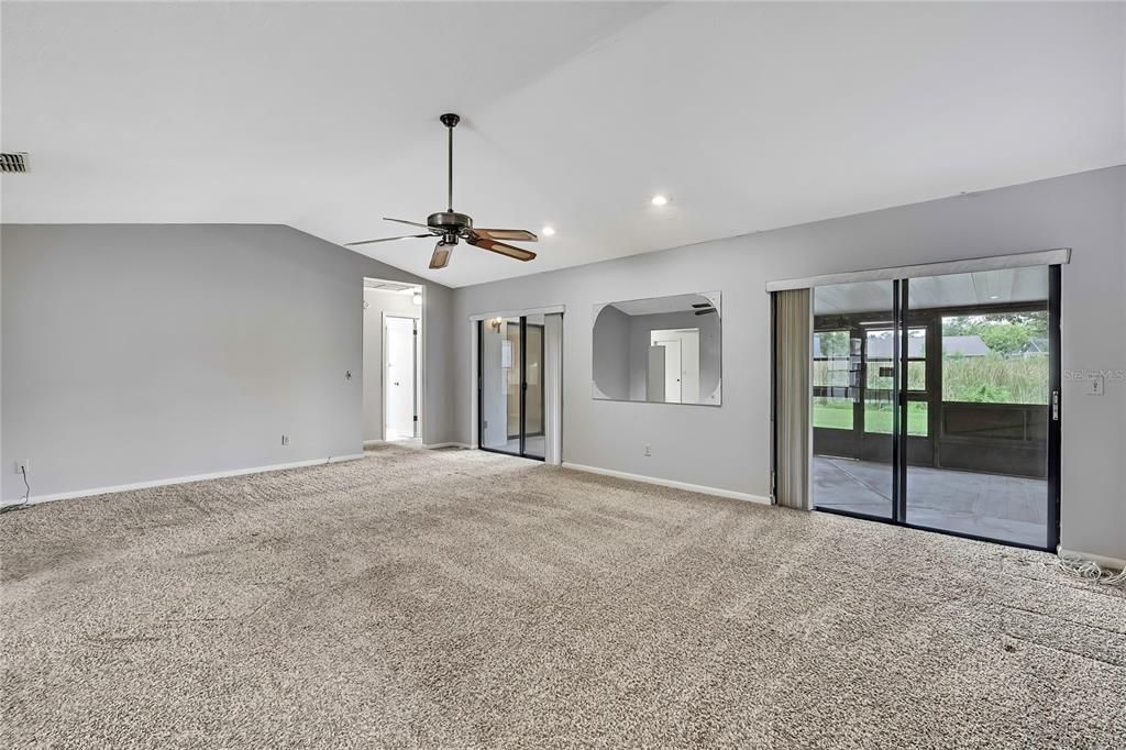 合同活跃: $329,900 (3 贝兹, 2 浴室, 1519 平方英尺)