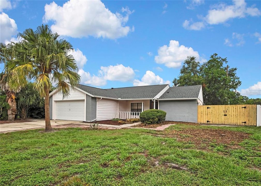 合同活跃: $329,900 (3 贝兹, 2 浴室, 1519 平方英尺)