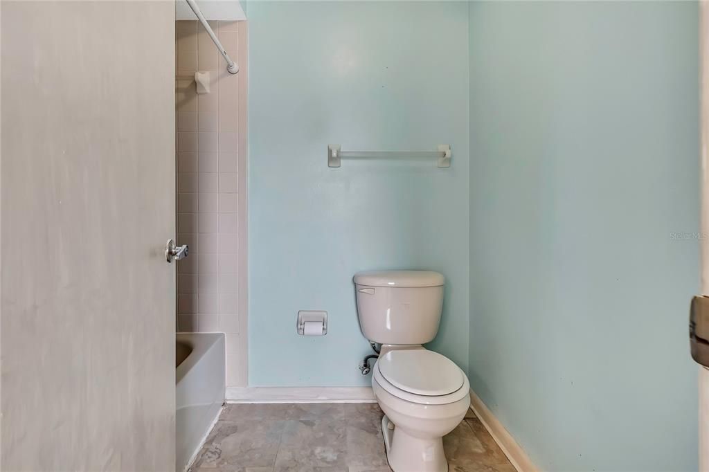 合同活跃: $329,900 (3 贝兹, 2 浴室, 1519 平方英尺)