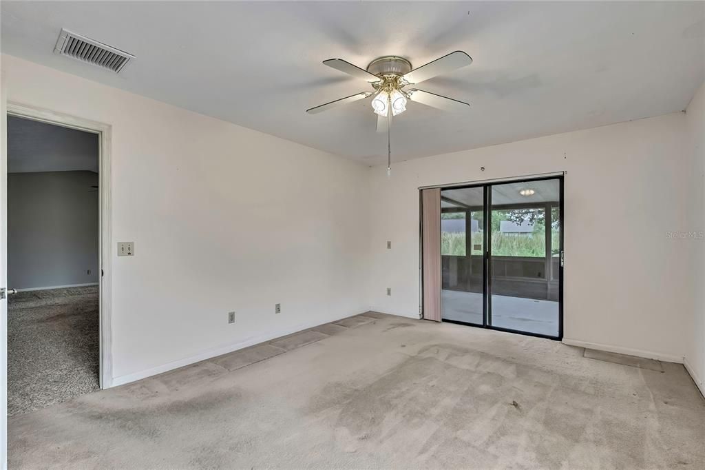 合同活跃: $329,900 (3 贝兹, 2 浴室, 1519 平方英尺)