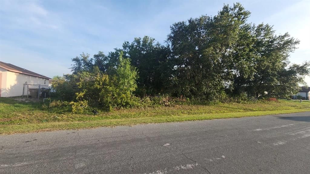 Vendido Recientemente: $60,000 (0.20 acres)