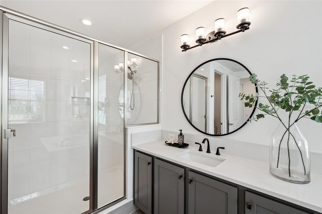 For Sale: $969,000 (6 beds, 5 baths, 4112 Square Feet)