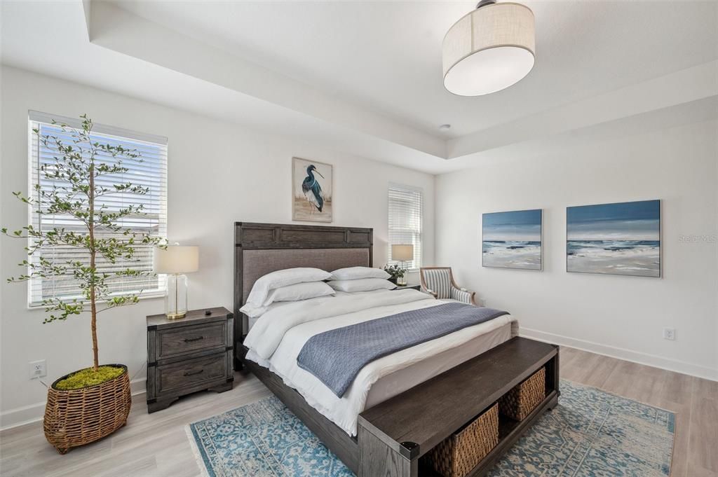 For Sale: $969,000 (6 beds, 5 baths, 4112 Square Feet)