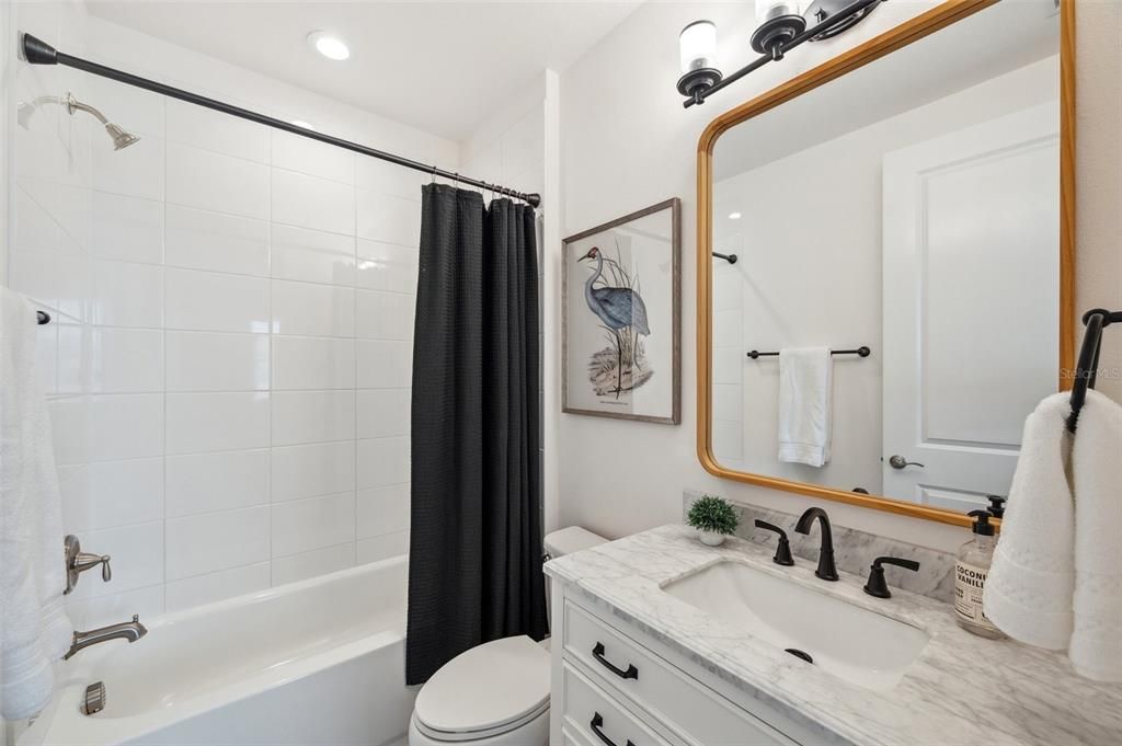 For Sale: $969,000 (6 beds, 5 baths, 4112 Square Feet)