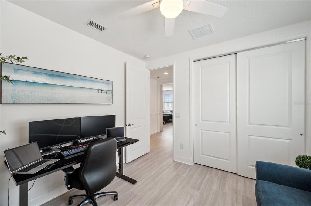 For Sale: $969,000 (6 beds, 5 baths, 4112 Square Feet)