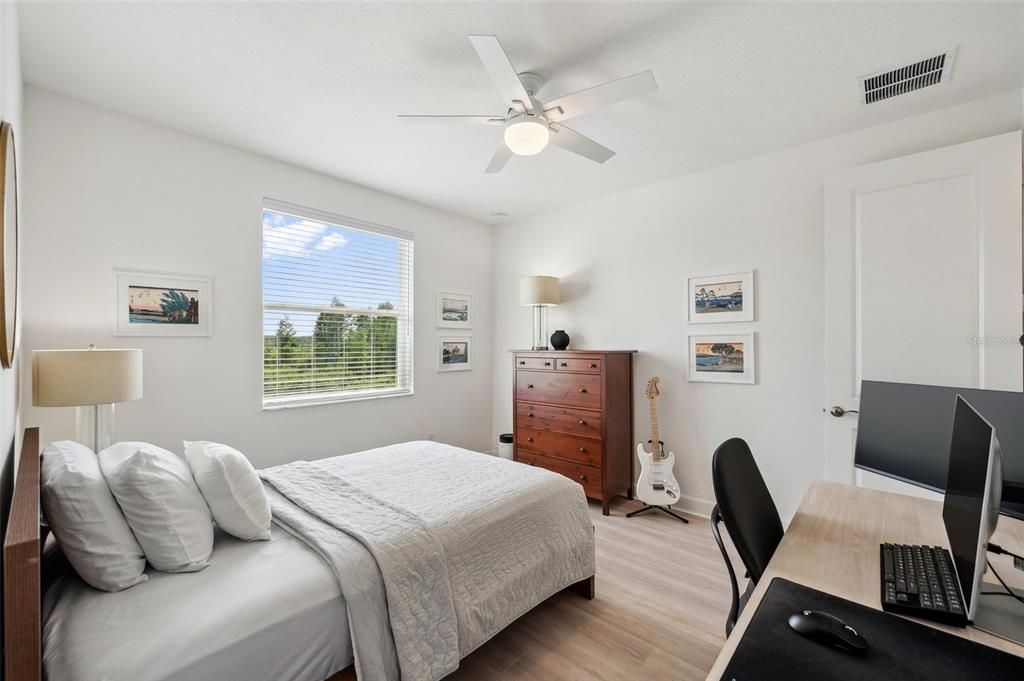 For Sale: $969,000 (6 beds, 5 baths, 4112 Square Feet)