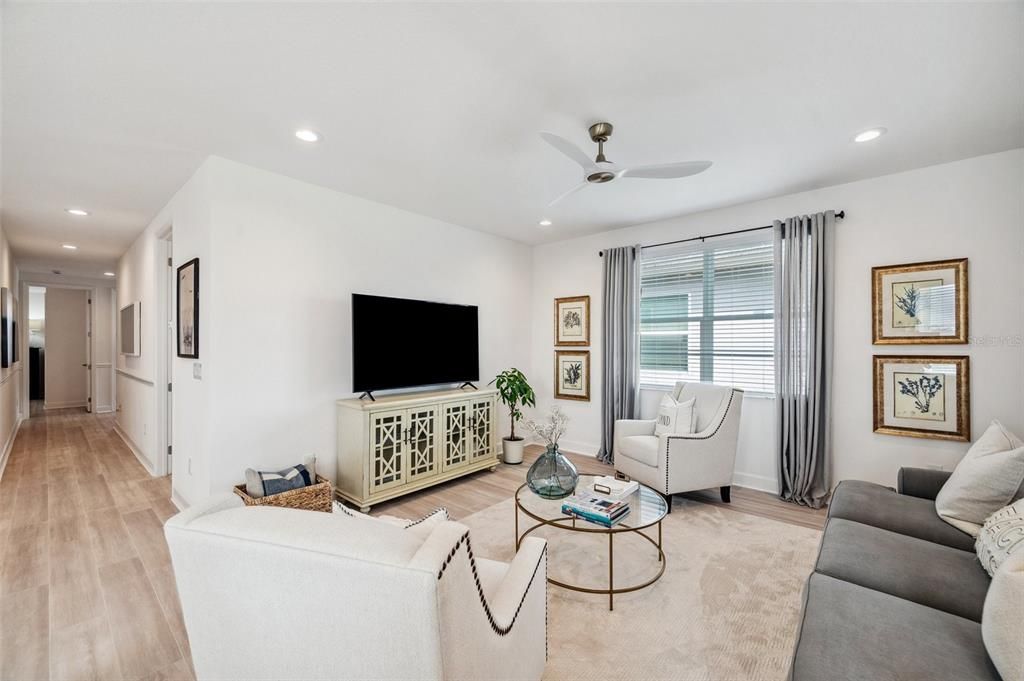 For Sale: $969,000 (6 beds, 5 baths, 4112 Square Feet)