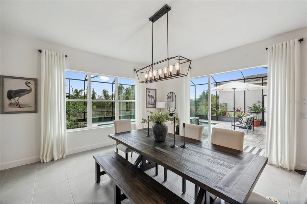 For Sale: $969,000 (6 beds, 5 baths, 4112 Square Feet)