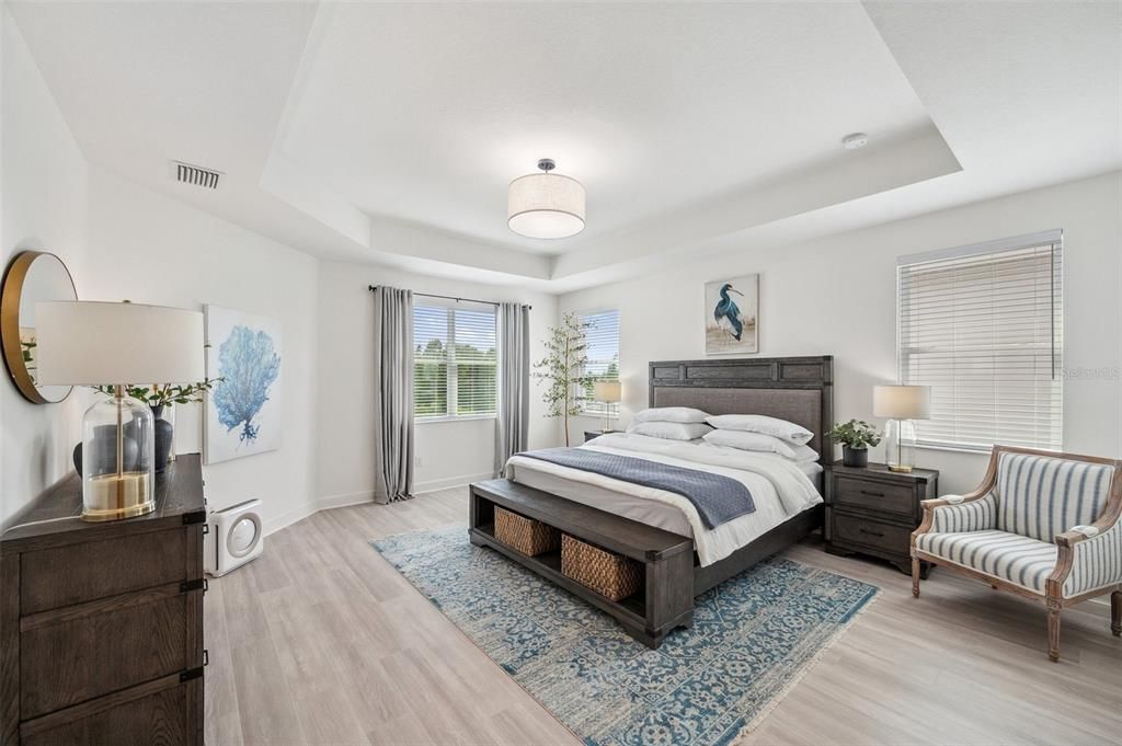 For Sale: $969,000 (6 beds, 5 baths, 4112 Square Feet)