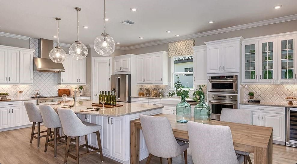 合同活跃: $794,999 (3 贝兹, 3 浴室, 3120 平方英尺)