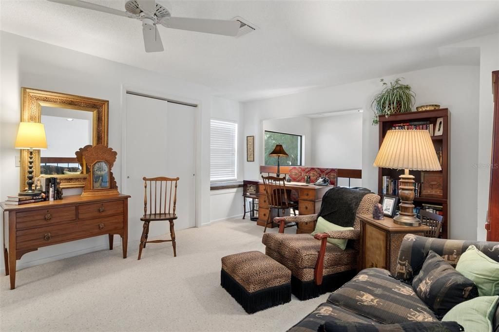 待售: $450,000 (2 贝兹, 2 浴室, 2199 平方英尺)