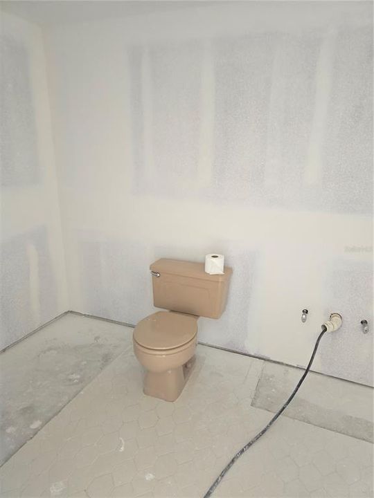 待售: $450,000 (2 贝兹, 2 浴室, 2199 平方英尺)