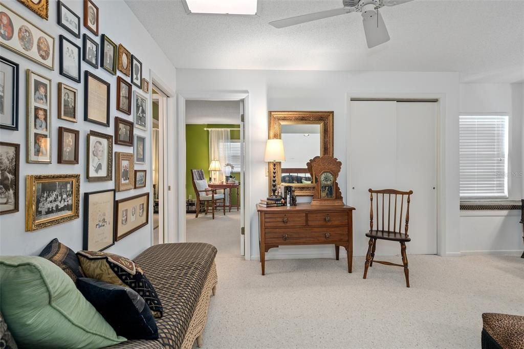 待售: $450,000 (2 贝兹, 2 浴室, 2199 平方英尺)