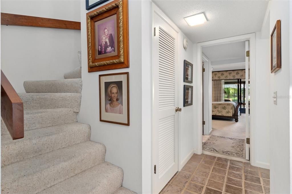 待售: $450,000 (2 贝兹, 2 浴室, 2199 平方英尺)