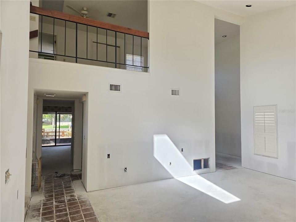 待售: $450,000 (2 贝兹, 2 浴室, 2199 平方英尺)