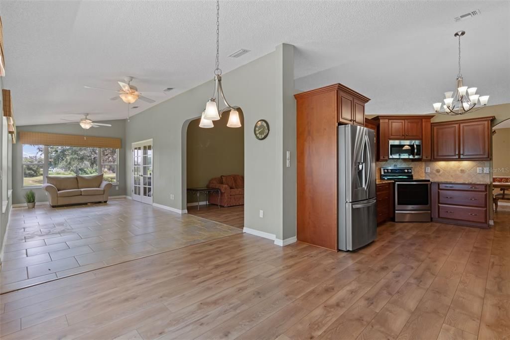 Active With Contract: $364,900 (3 beds, 2 baths, 2514 Square Feet)