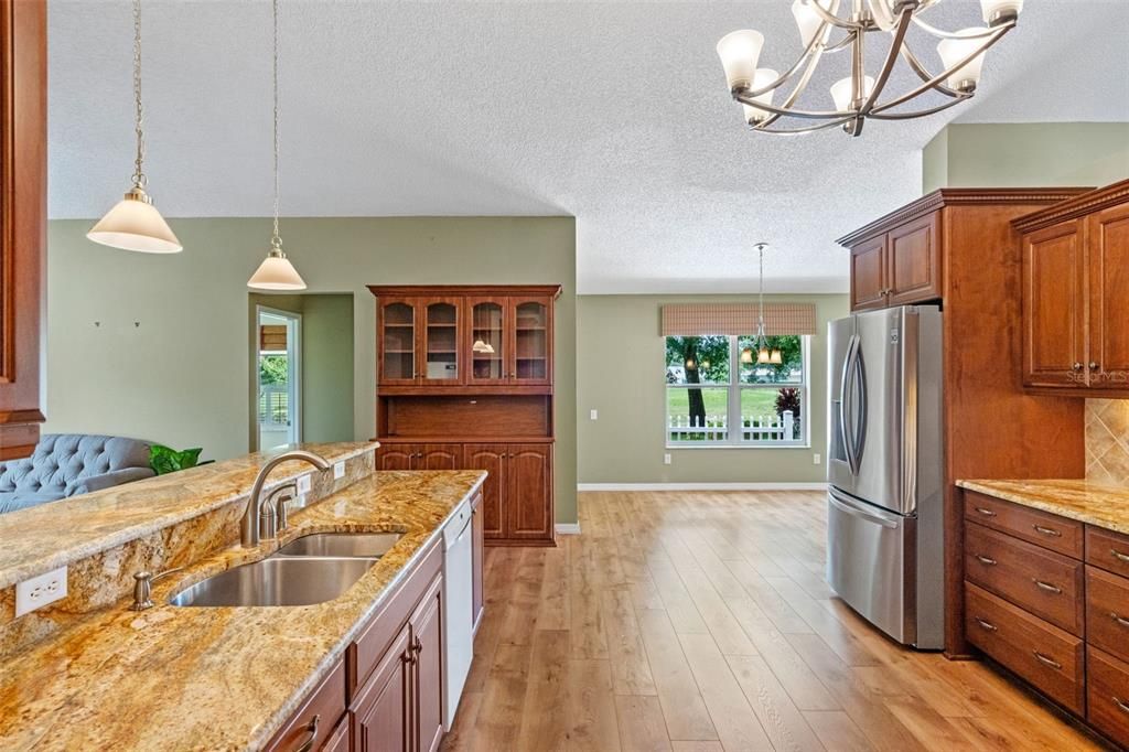 Active With Contract: $364,900 (3 beds, 2 baths, 2514 Square Feet)