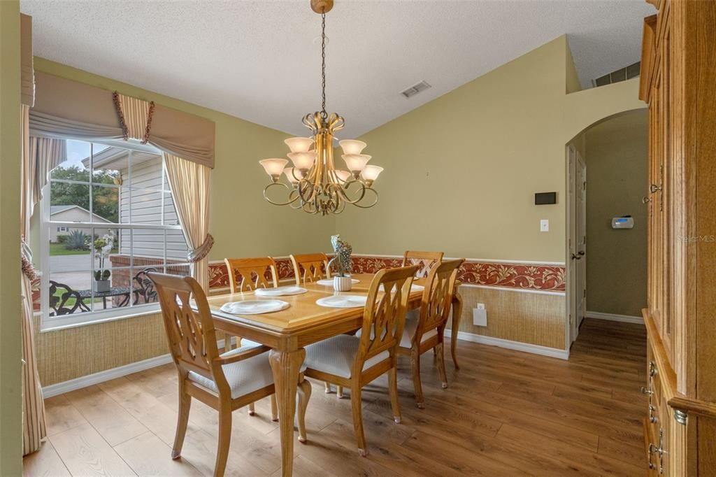 Active With Contract: $364,900 (3 beds, 2 baths, 2514 Square Feet)