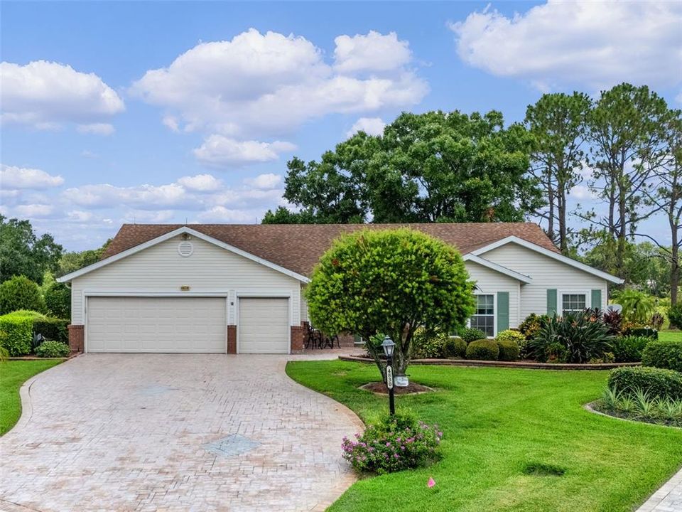 Active With Contract: $364,900 (3 beds, 2 baths, 2514 Square Feet)