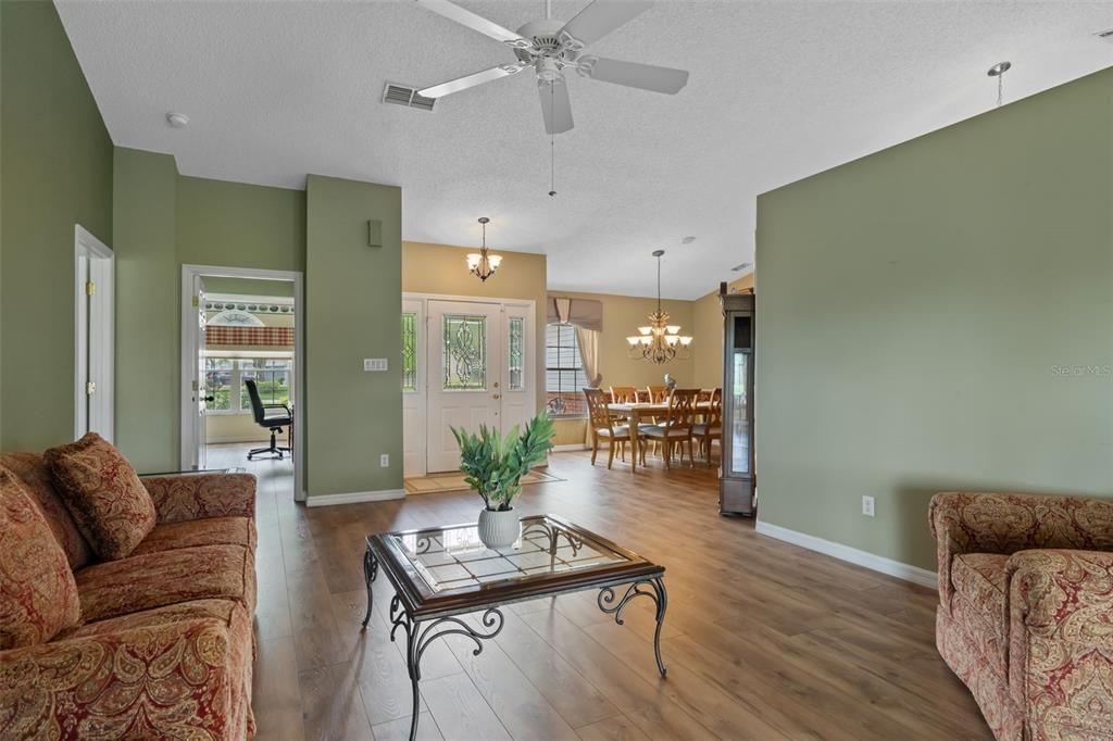 Active With Contract: $364,900 (3 beds, 2 baths, 2514 Square Feet)