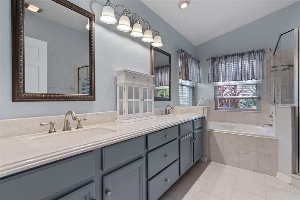 Active With Contract: $364,900 (3 beds, 2 baths, 2514 Square Feet)