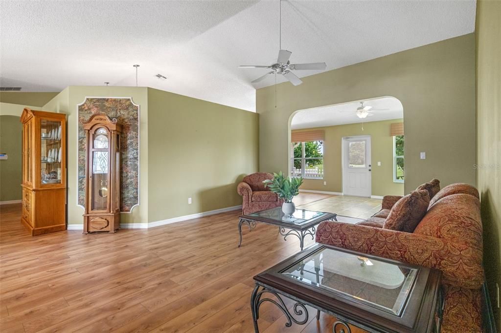 Active With Contract: $364,900 (3 beds, 2 baths, 2514 Square Feet)