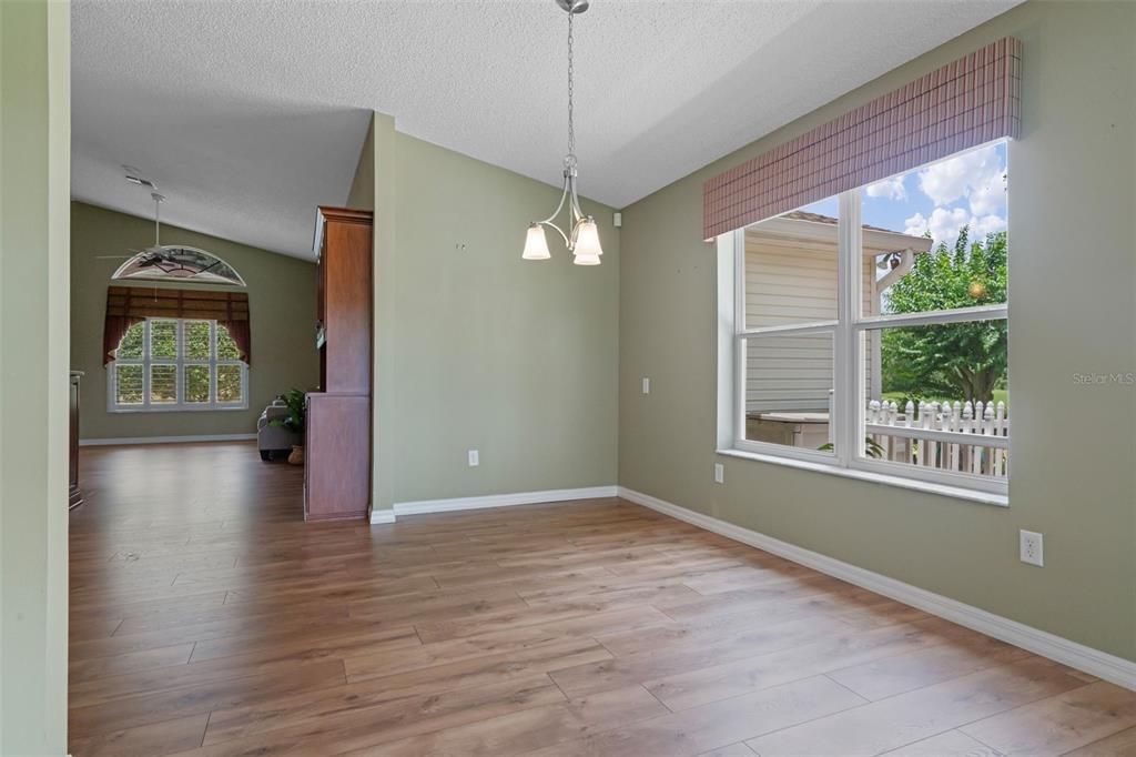 Active With Contract: $364,900 (3 beds, 2 baths, 2514 Square Feet)