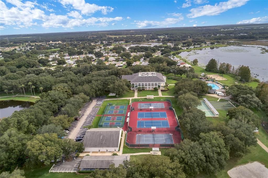 Active With Contract: $364,900 (3 beds, 2 baths, 2514 Square Feet)