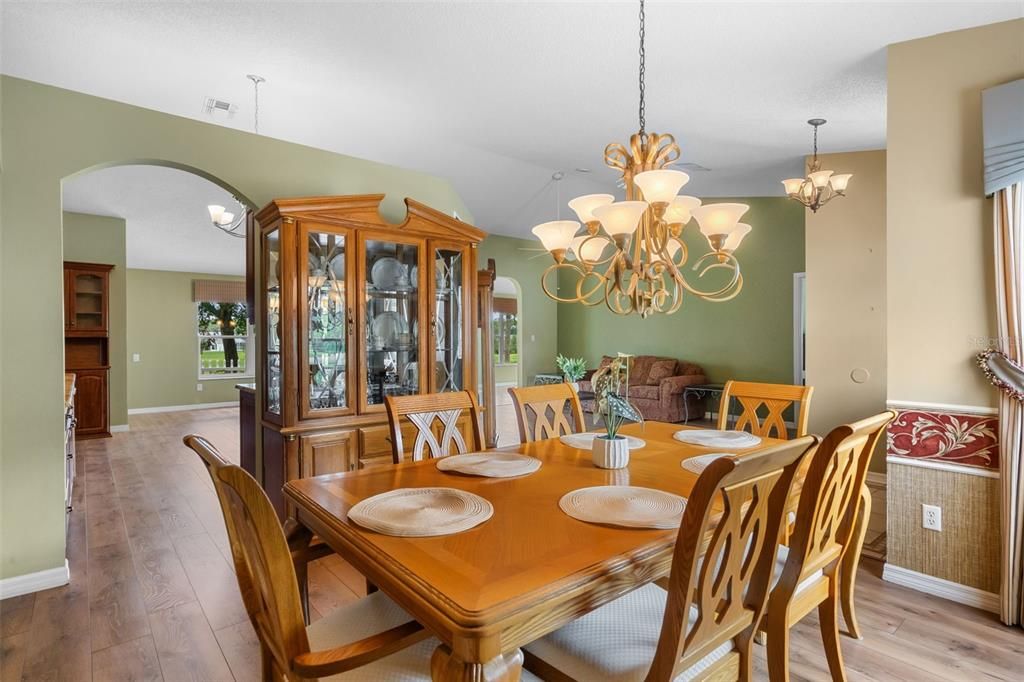 Active With Contract: $364,900 (3 beds, 2 baths, 2514 Square Feet)