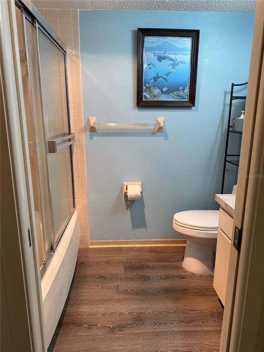 Под контрактом: $75,000 (2 спален, 2 ванн, 919 Квадратных фут)