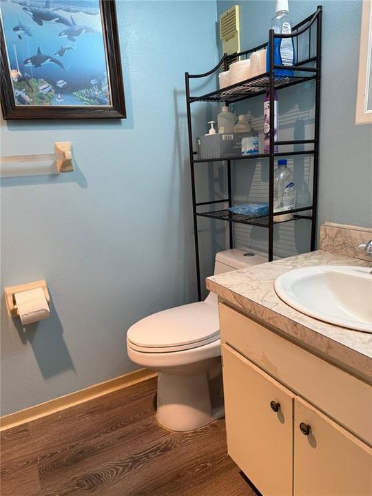 Под контрактом: $75,000 (2 спален, 2 ванн, 919 Квадратных фут)