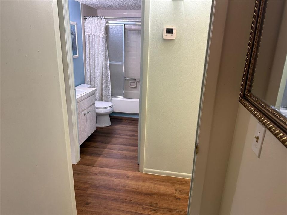 Под контрактом: $75,000 (2 спален, 2 ванн, 919 Квадратных фут)