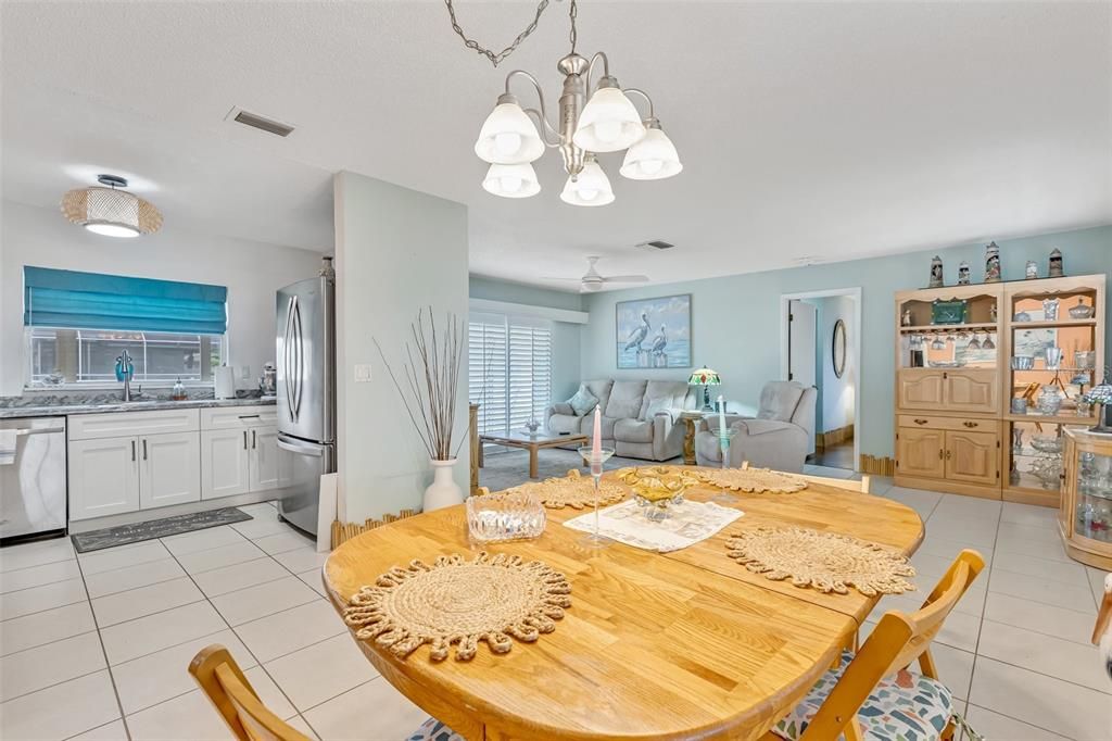 Activo con contrato: $350,000 (2 camas, 2 baños, 1333 Pies cuadrados)