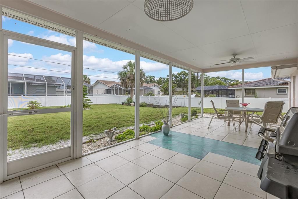 Activo con contrato: $350,000 (2 camas, 2 baños, 1333 Pies cuadrados)