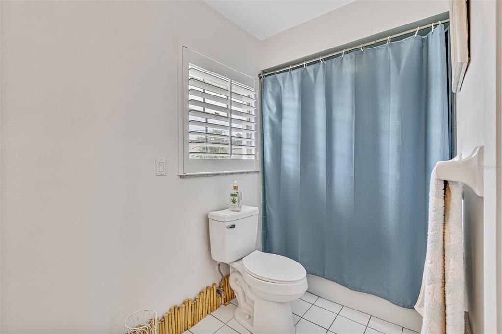 Activo con contrato: $350,000 (2 camas, 2 baños, 1333 Pies cuadrados)