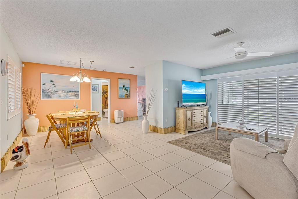 Activo con contrato: $350,000 (2 camas, 2 baños, 1333 Pies cuadrados)