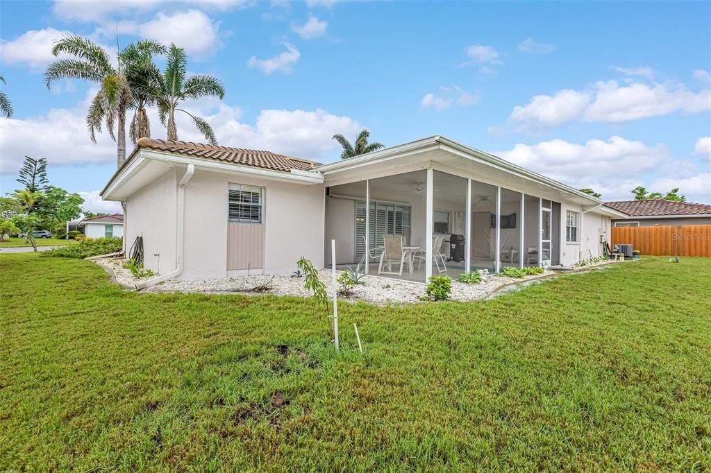 Activo con contrato: $350,000 (2 camas, 2 baños, 1333 Pies cuadrados)