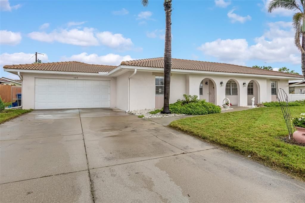 Activo con contrato: $350,000 (2 camas, 2 baños, 1333 Pies cuadrados)