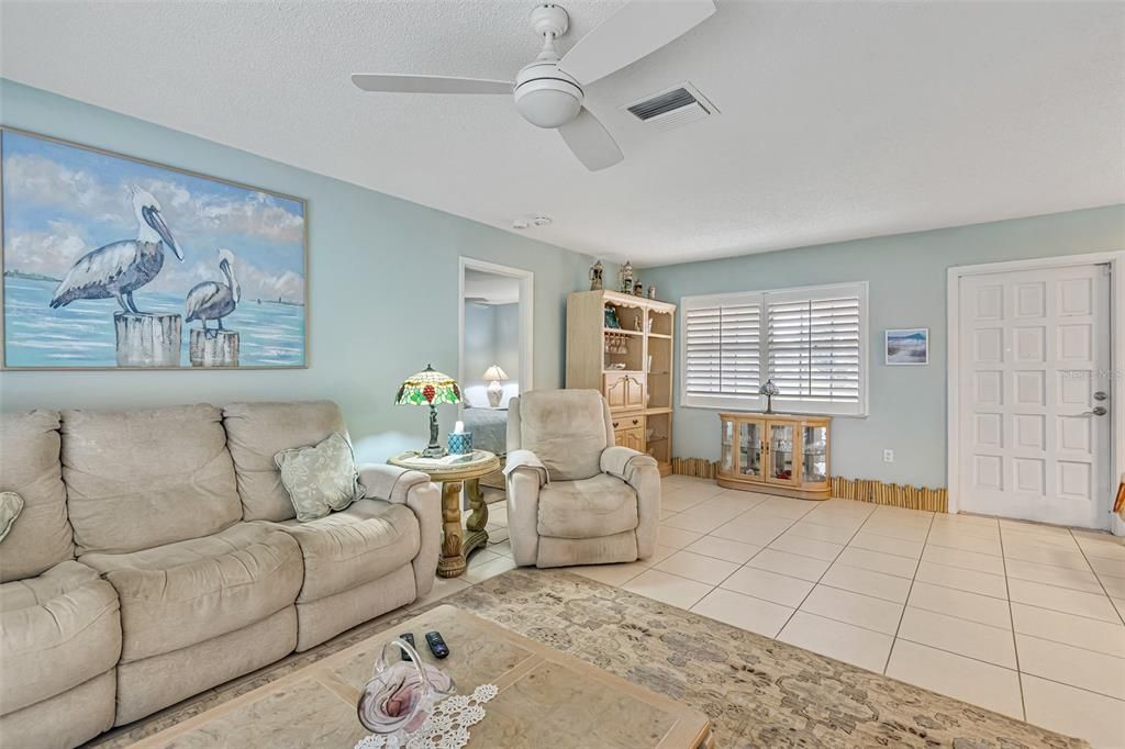 Activo con contrato: $350,000 (2 camas, 2 baños, 1333 Pies cuadrados)