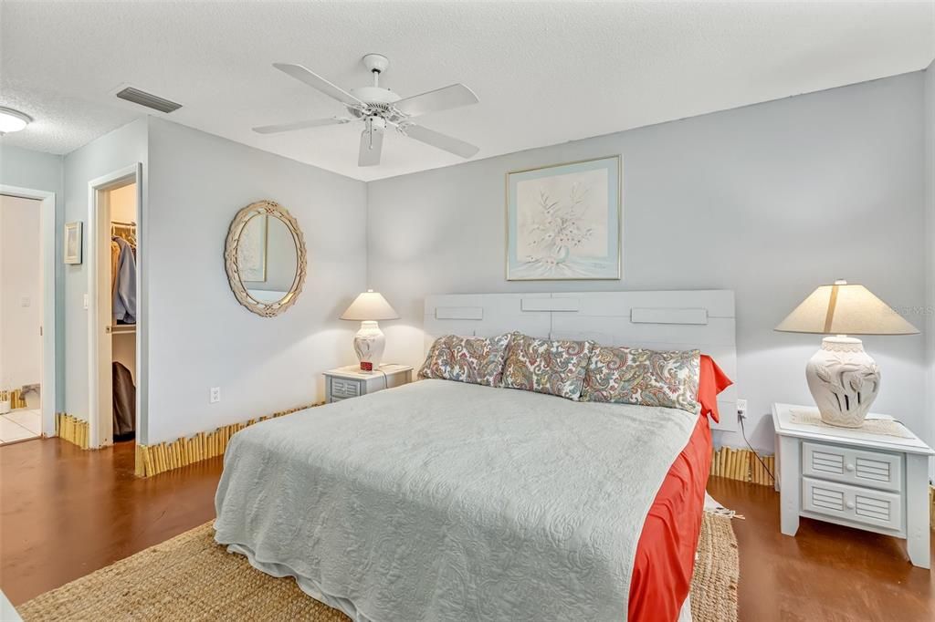 Activo con contrato: $350,000 (2 camas, 2 baños, 1333 Pies cuadrados)